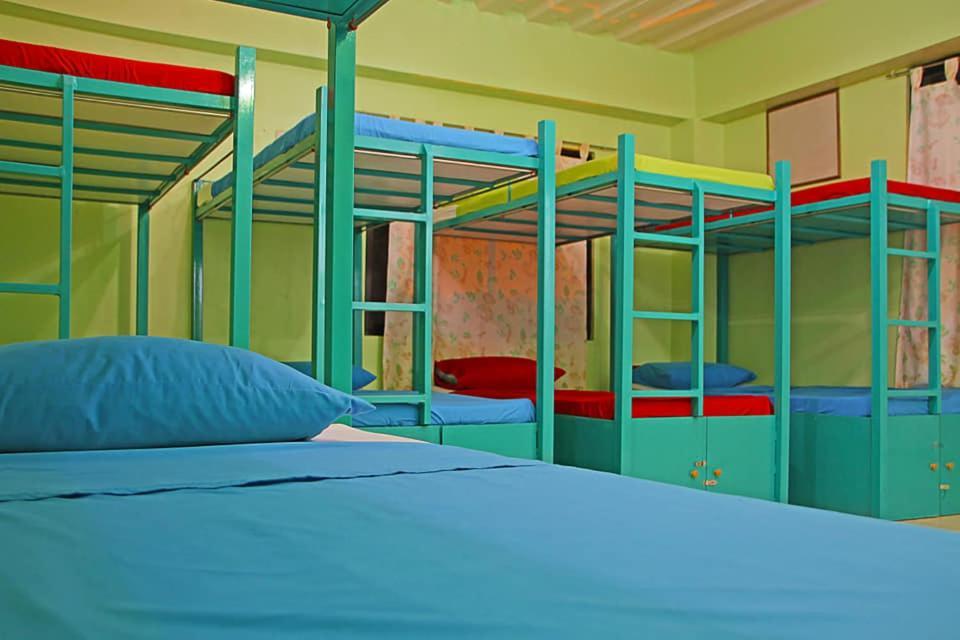 Antwet Backpacker'S Inn & Rooftop Bar Dumaguete City Экстерьер фото