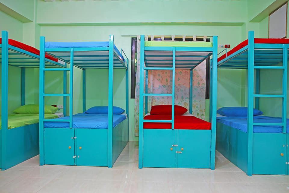 Antwet Backpacker'S Inn & Rooftop Bar Dumaguete City Экстерьер фото