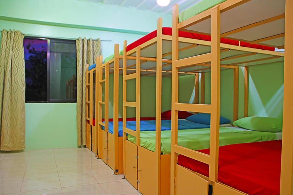 Antwet Backpacker'S Inn & Rooftop Bar Dumaguete City Экстерьер фото